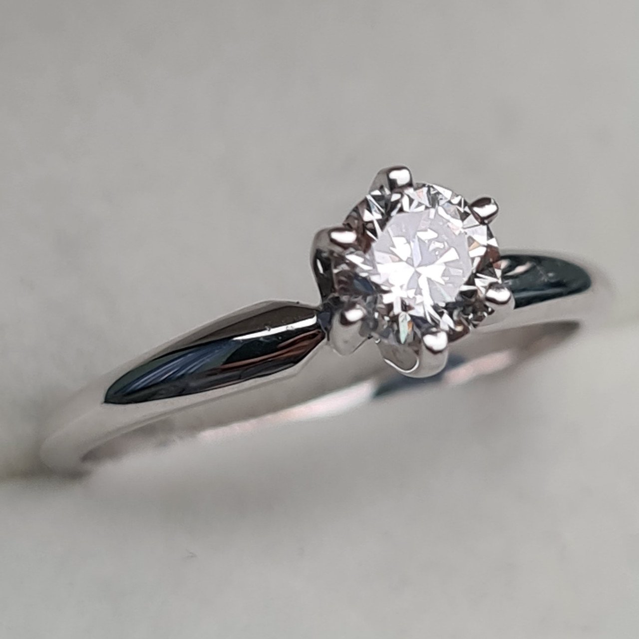 Кольцо Deimantas 94696095 16,5р 1,97гр 0,45ct. купить,NaN