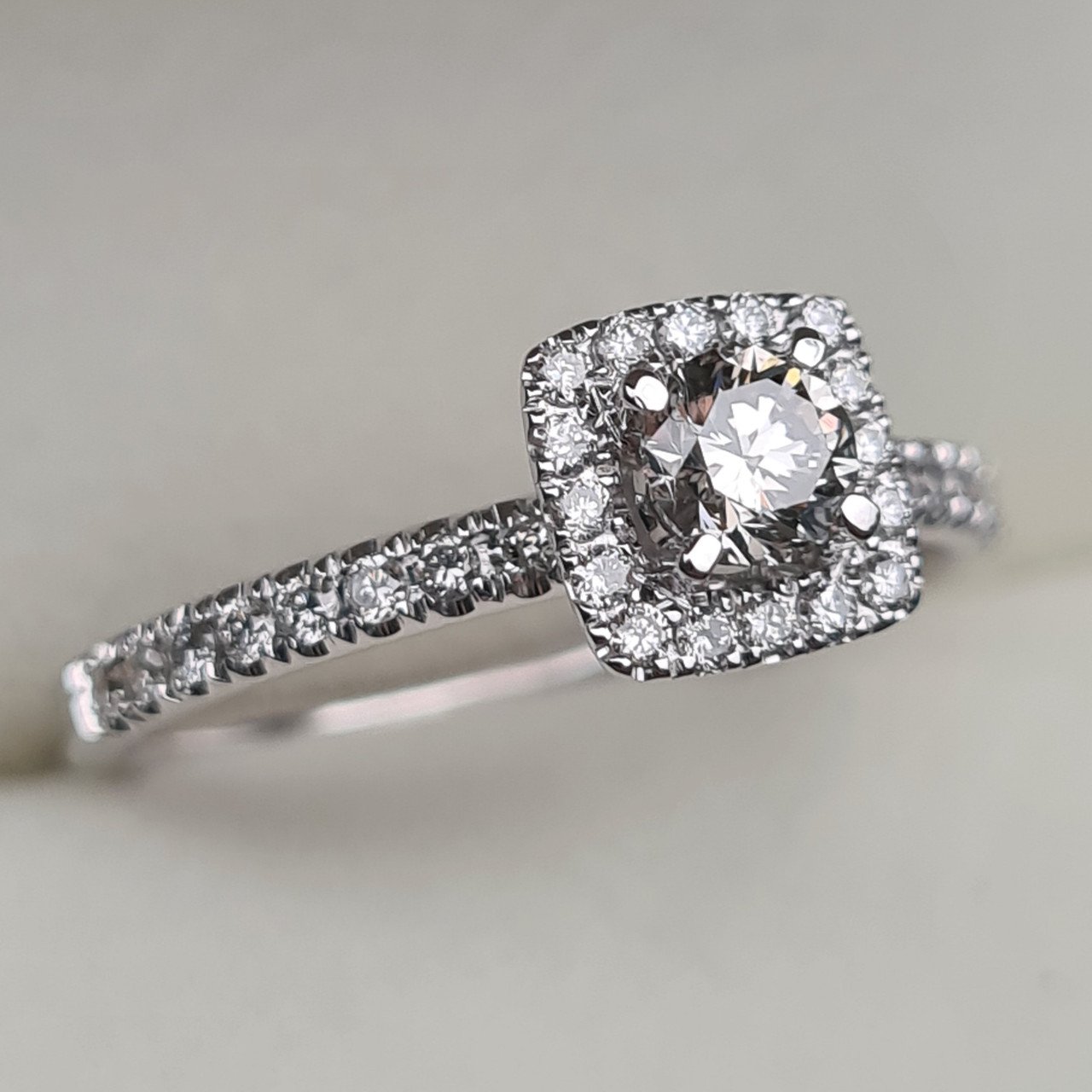 Кольцо Deimantas 96417568 18,5р 2,58гр 0,92ct. купить,NaN