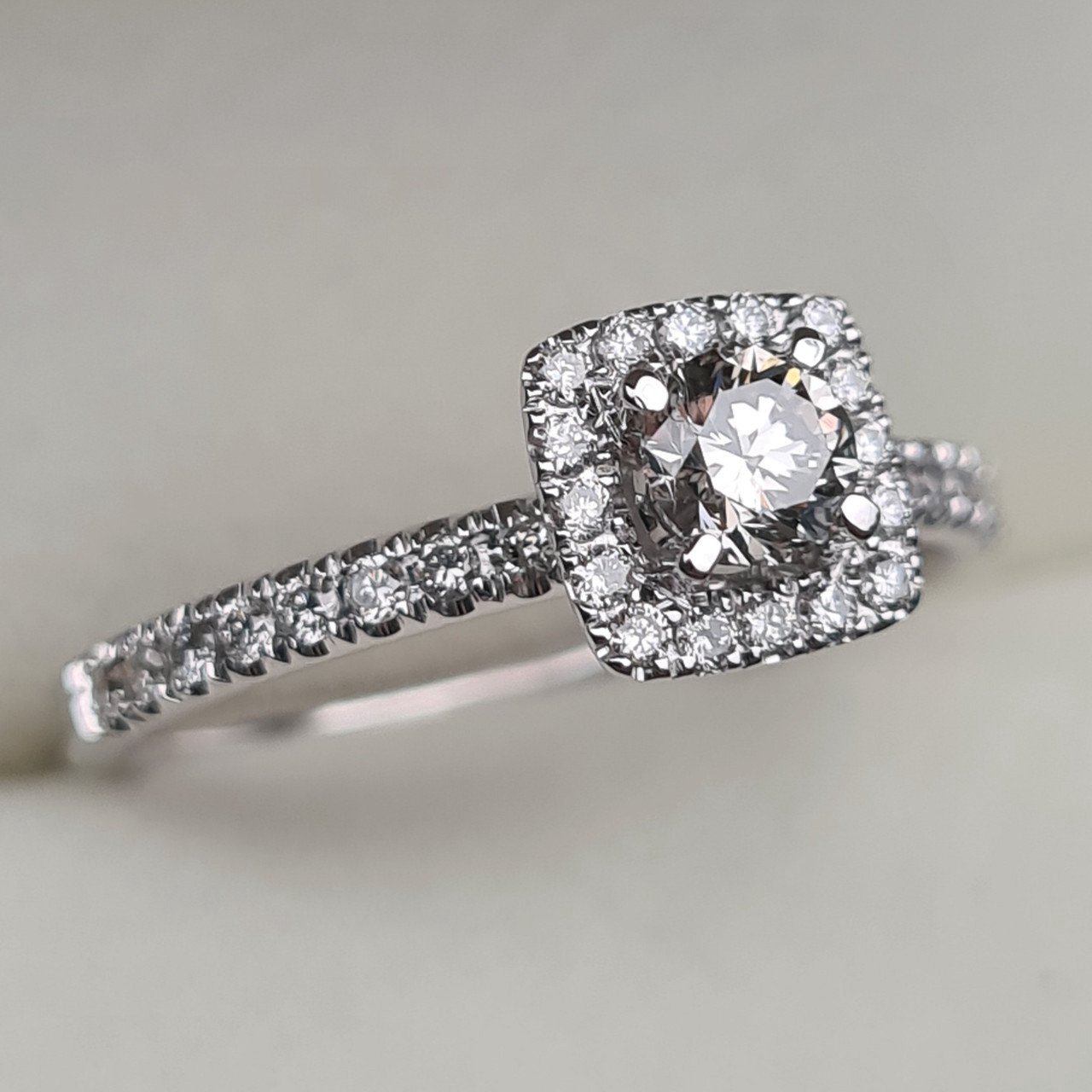 Кольцо Deimantas 96417568 18,5р 2,58гр 0,92ct. купить,NaN