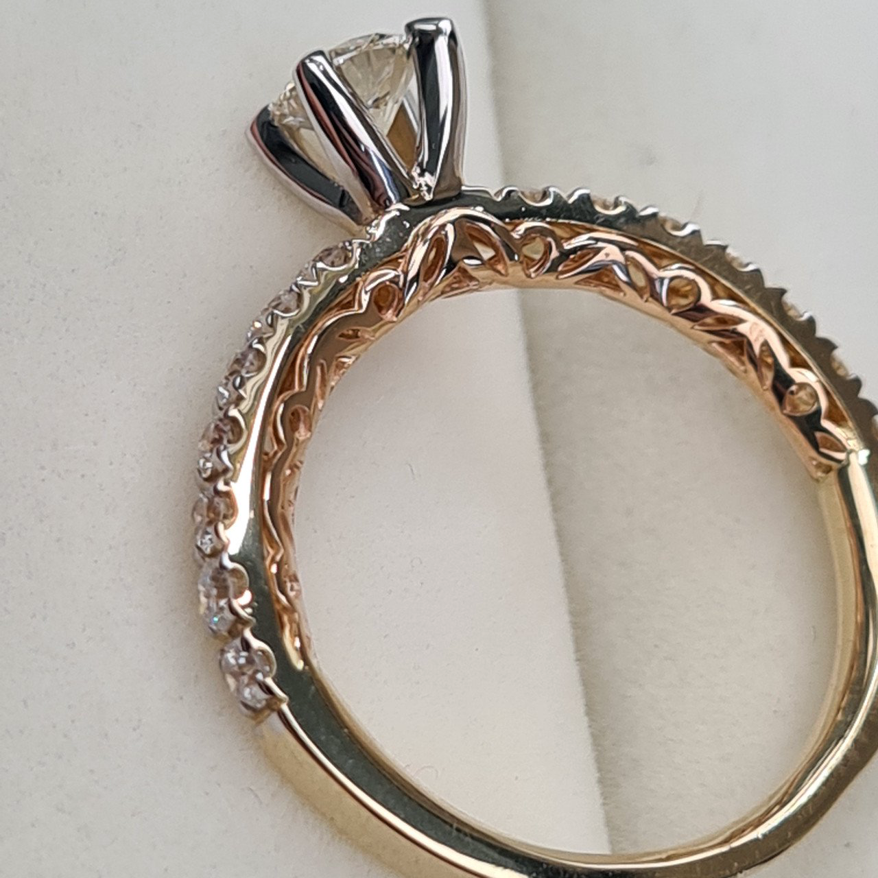 Кольцо Deimantas 87308356 16,5р 3,33гр 0,85ct. купить,NaN