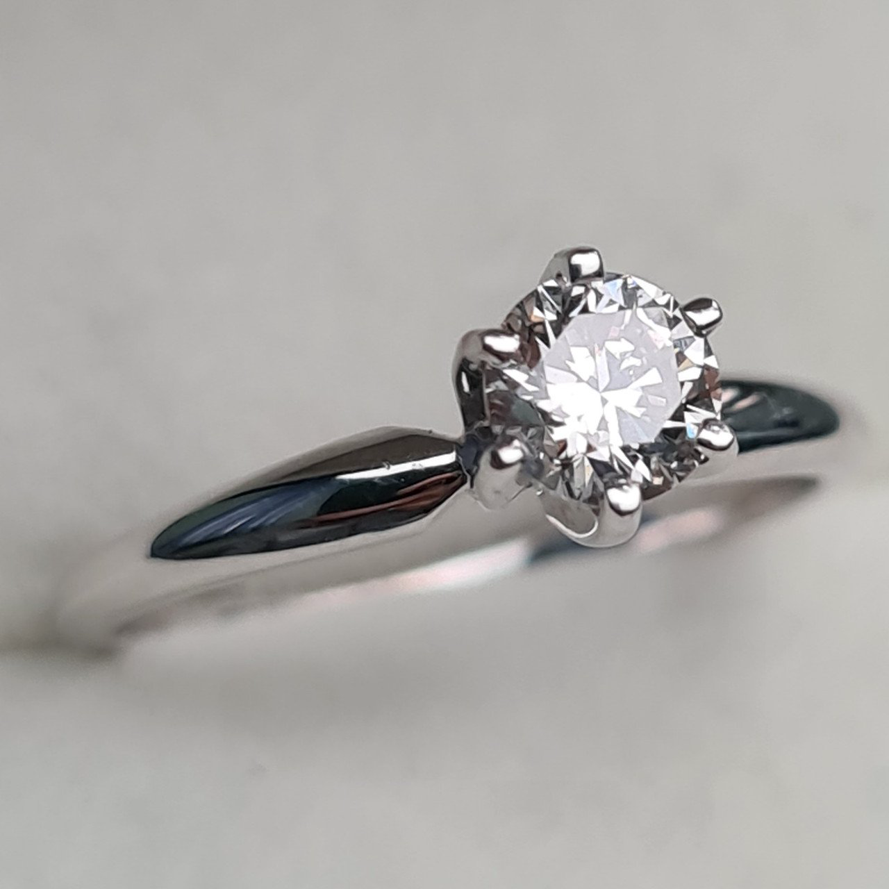 Кольцо Deimantas 94696095 16,5р 1,97гр 0,45ct. купить,NaN
