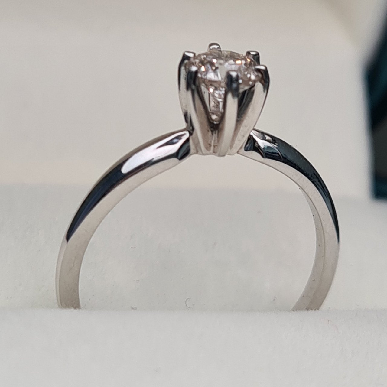 Кольцо Deimantas 94696095 16,5р 1,97гр 0,45ct. купить,NaN