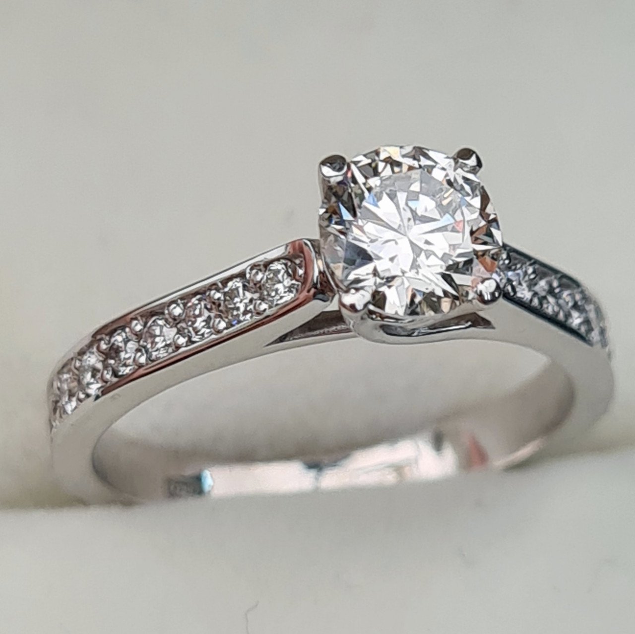 Кольцо Deimantas 87313035 16,5р 2,67гр 0,95ct. купить,NaN