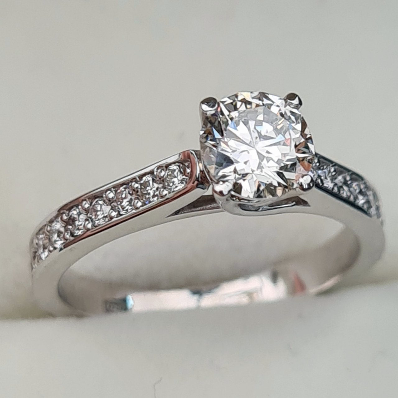 Кольцо Deimantas 87313035 16,5р 2,67гр 0,95ct. купить,NaN
