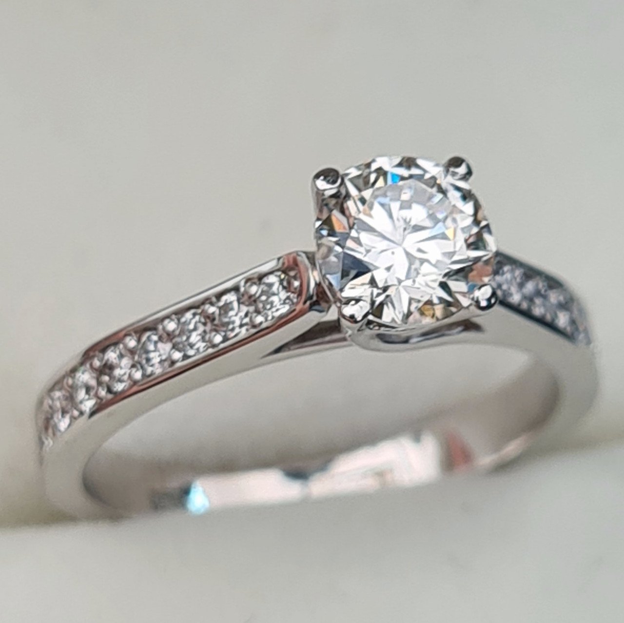 Кольцо Deimantas 87313035 16,5р 2,67гр 0,95ct. купить,NaN