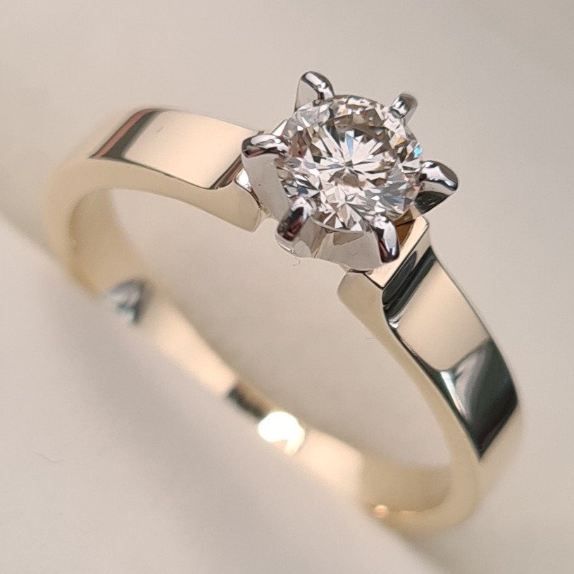 Кольцо Deimantas 88678175 16,5р 3,38гр 0,30ct. купить,NaN