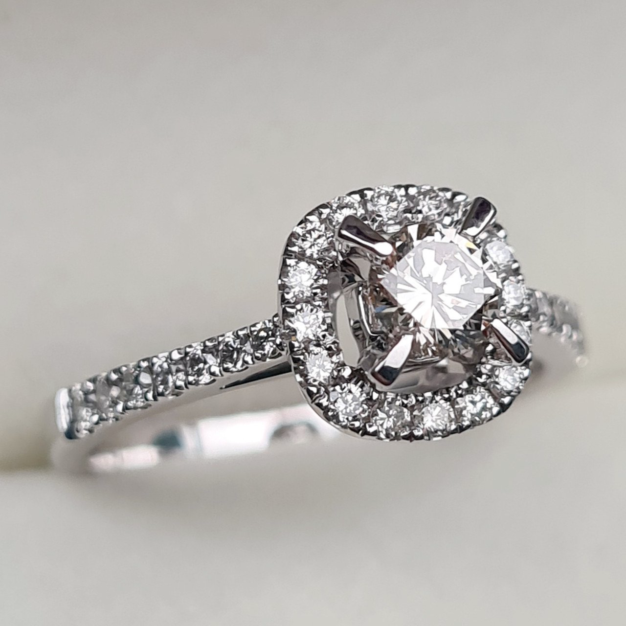 Кольцо Deimantas 96417576 18р 3,44гр 0,75ct. купить,NaN
