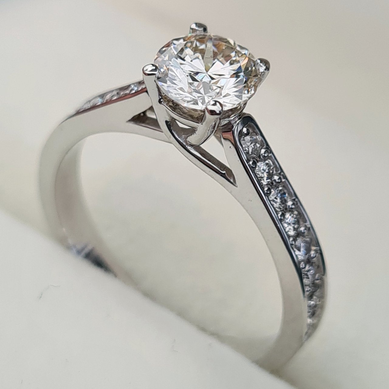 Кольцо Deimantas 87313035 16,5р 2,67гр 0,95ct. купить,NaN