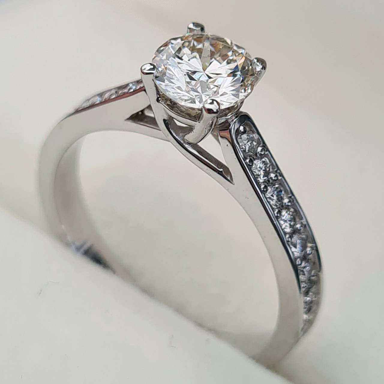 Кольцо Deimantas 87313035 16,5р 2,67гр 0,95ct. купить,NaN