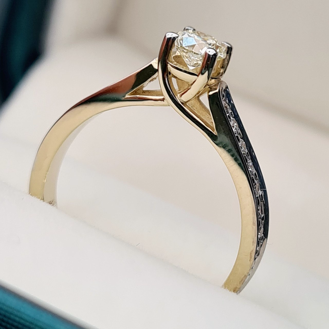 Кольцо Deimantas 88925644 16,5р 2,6гр 0,58ct. купить,NaN