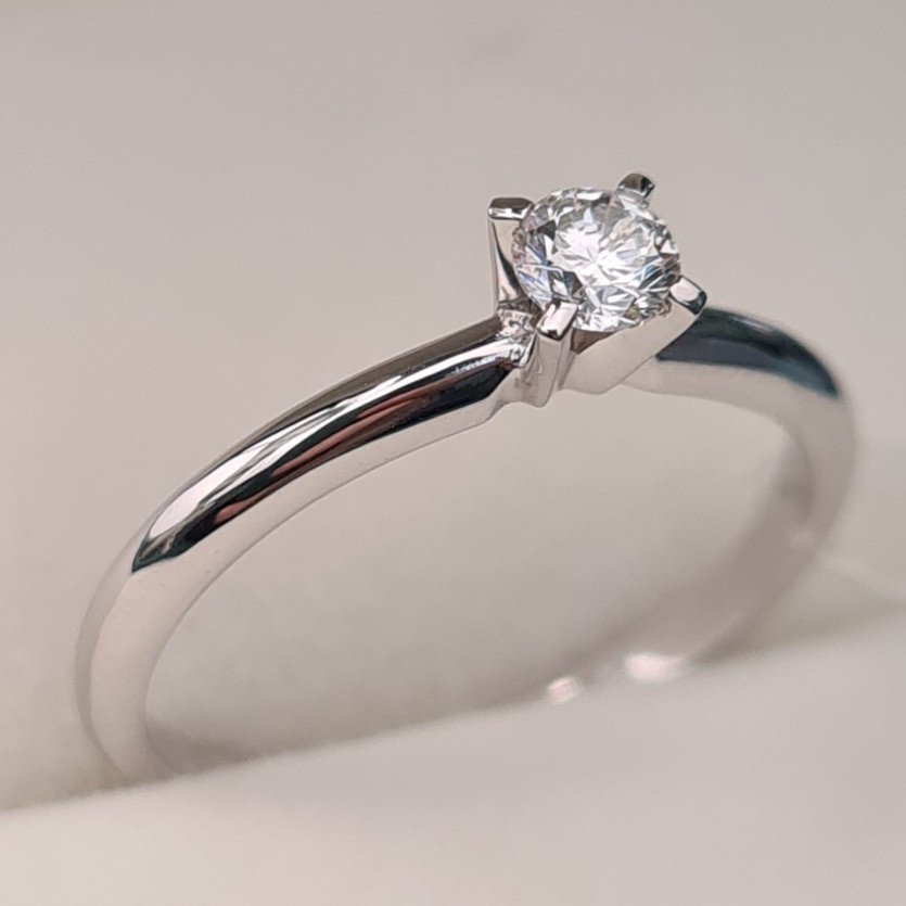 Кольцо Deimantas 96547384 17р 2,26гр 0,14ct. купить,NaN