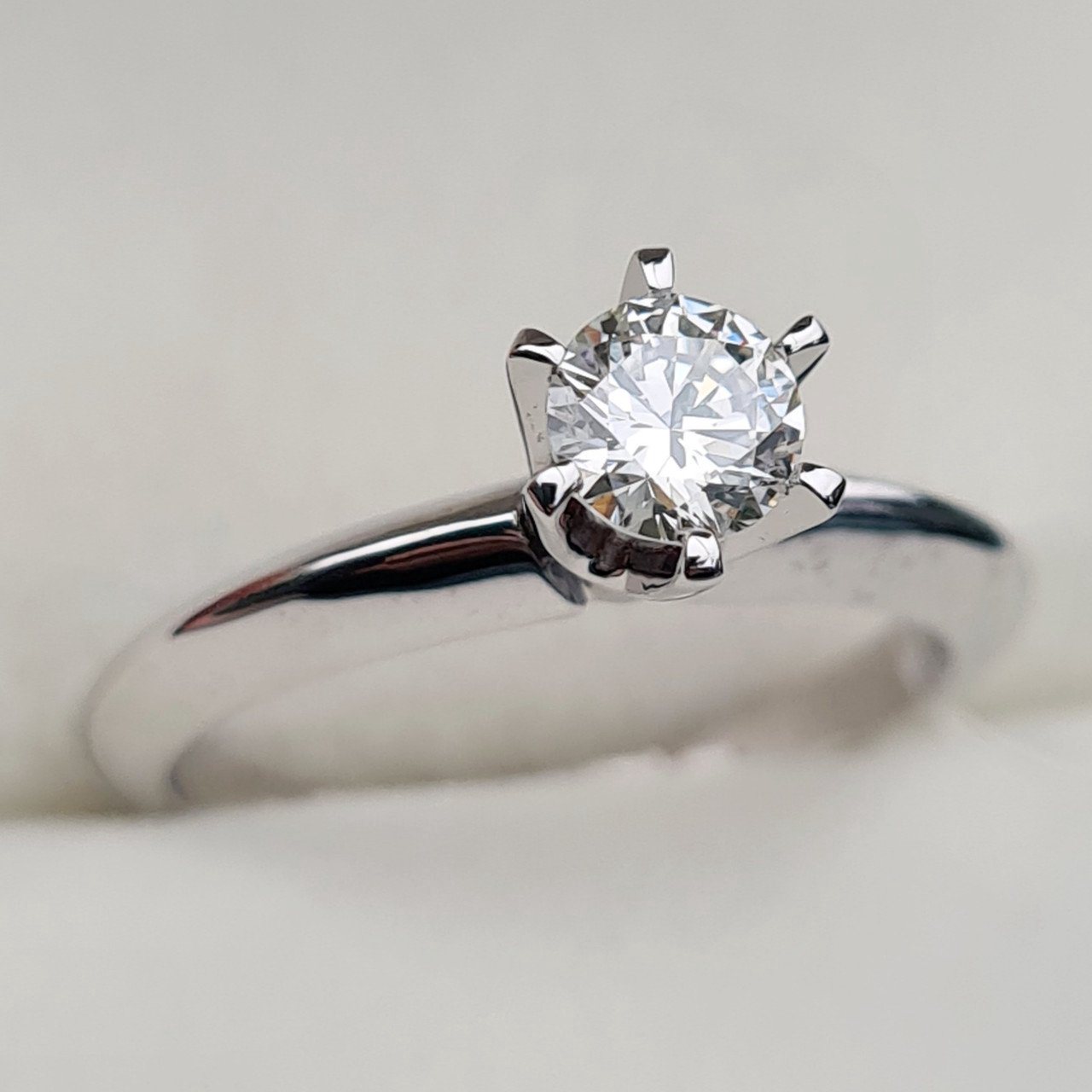 Кольцо Deimantas 89330672 16,51р 2,6гр 0,47ct. купить,NaN