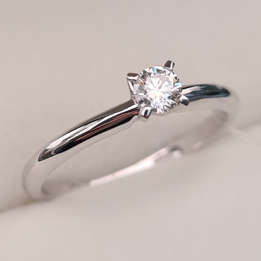 Кольцо Deimantas 90160184 16,5р 1,72гр 0,15ct. купить,NaN