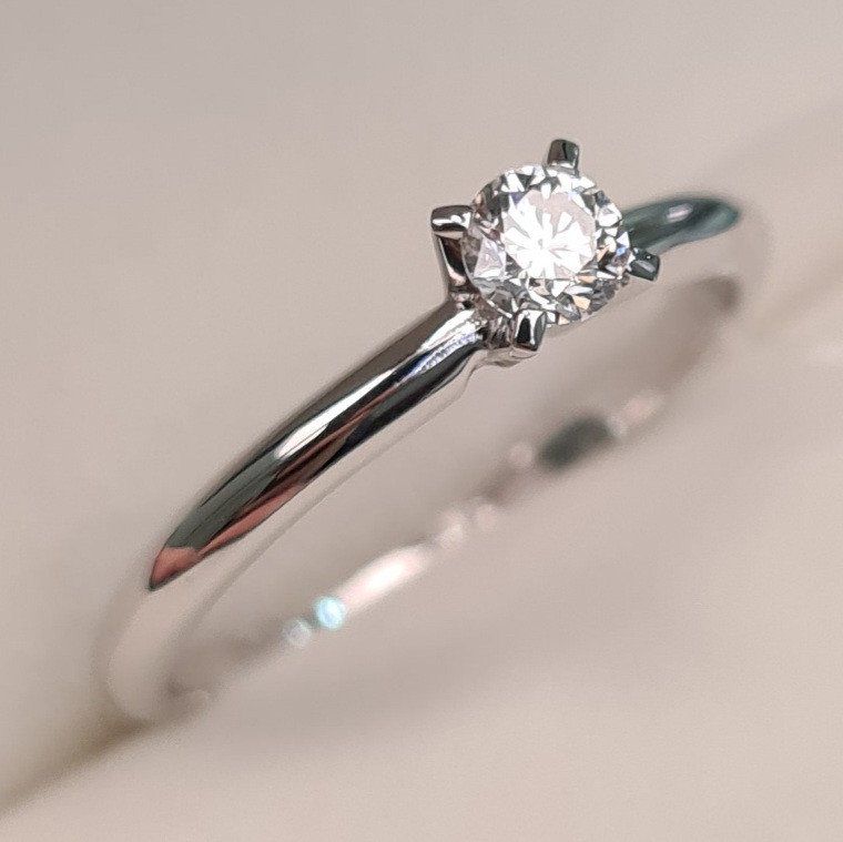 Кольцо Deimantas 96547387 17р 2,21гр 0,13ct. купить,NaN