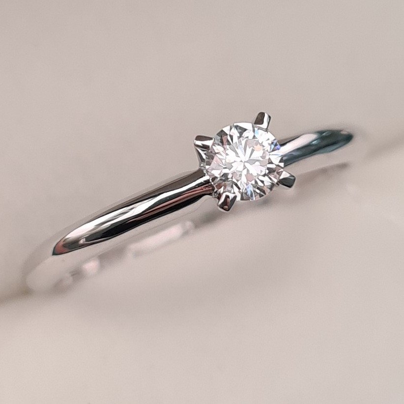 Кольцо Deimantas 96547387 17р 2,21гр 0,13ct. купить,NaN