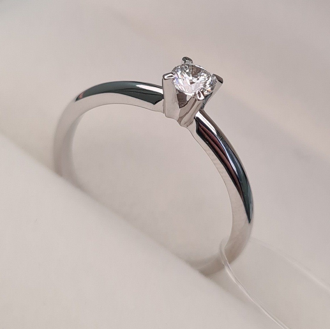 Кольцо Deimantas 96547387 17р 2,21гр 0,13ct. купить,NaN