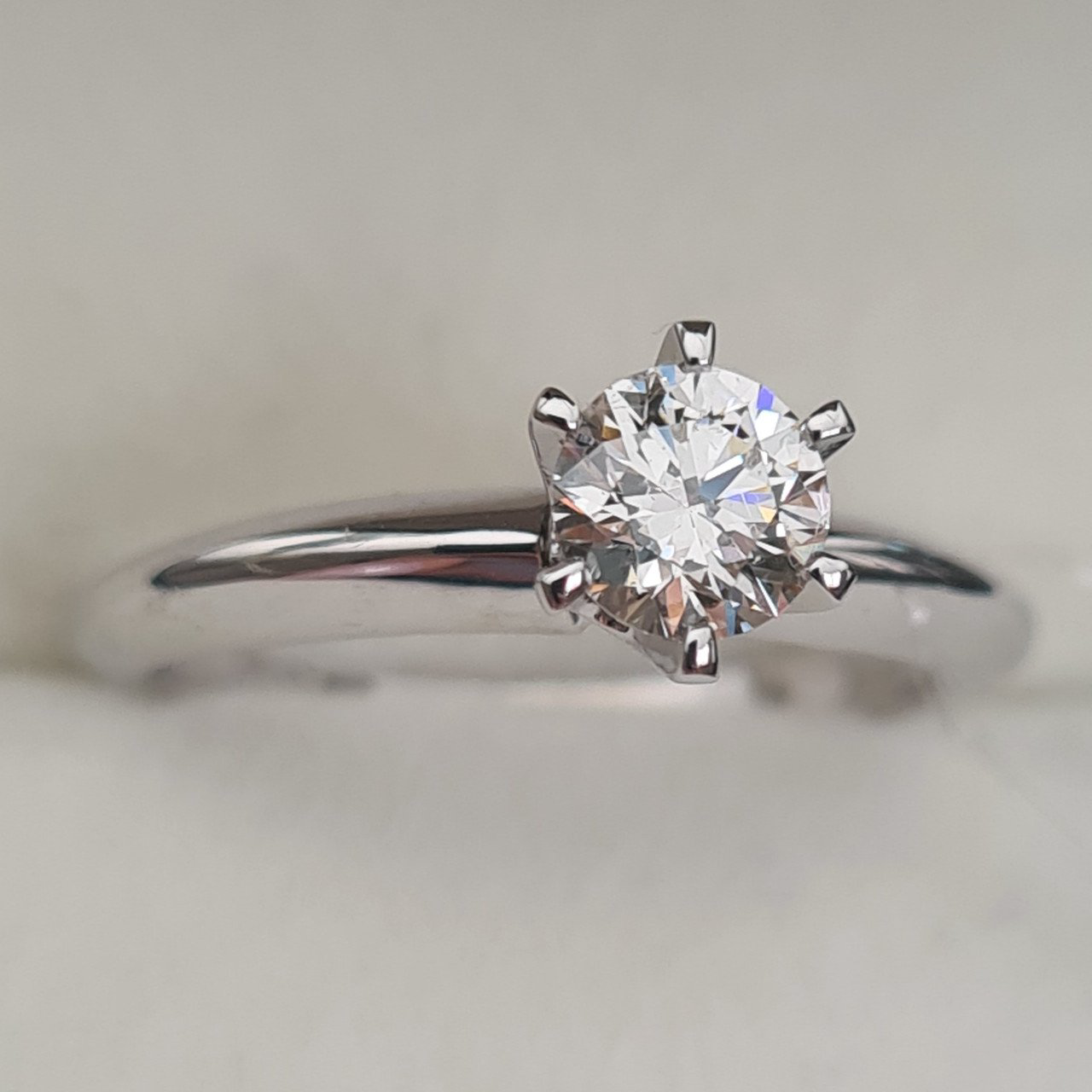 Кольцо Deimantas 90098507 16,51р 2,81гр 0,50ct. купить,NaN