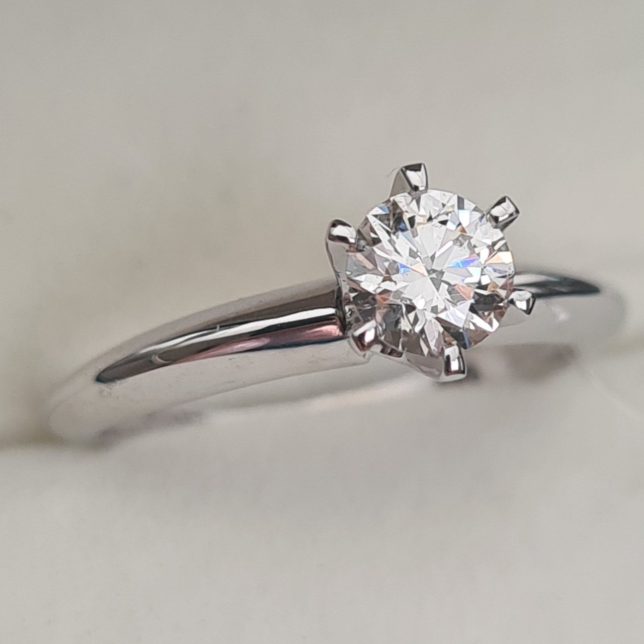 Кольцо Deimantas 90098507 16,51р 2,81гр 0,50ct. купить,NaN