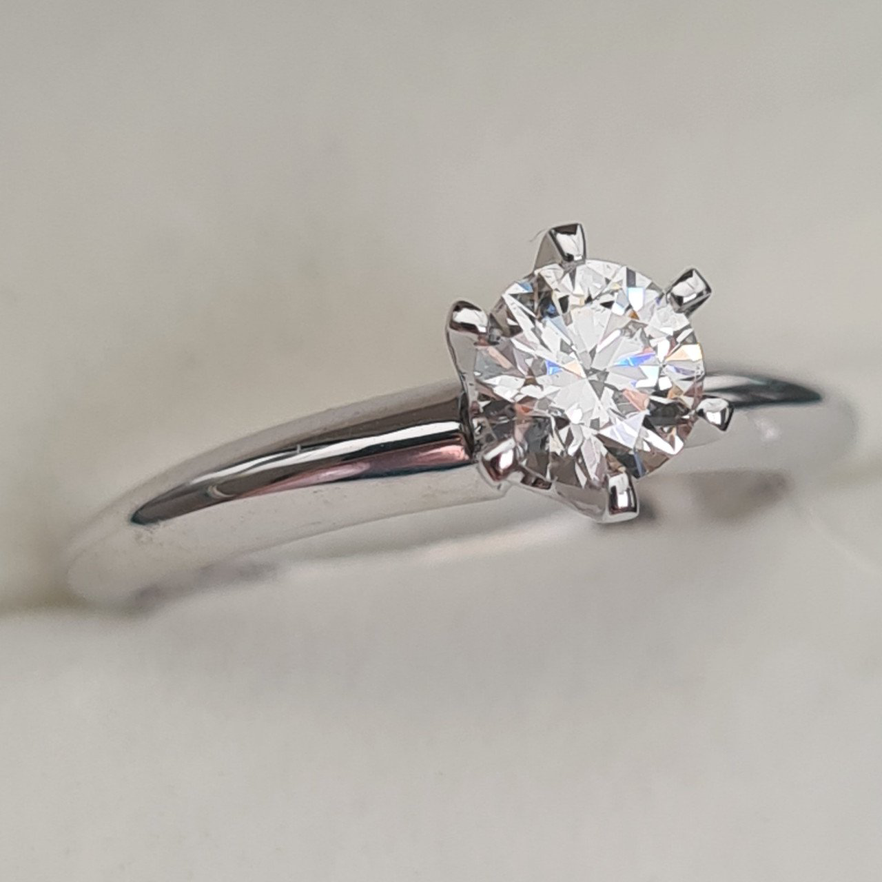 Кольцо Deimantas 90098507 16,51р 2,81гр 0,50ct. купить,NaN