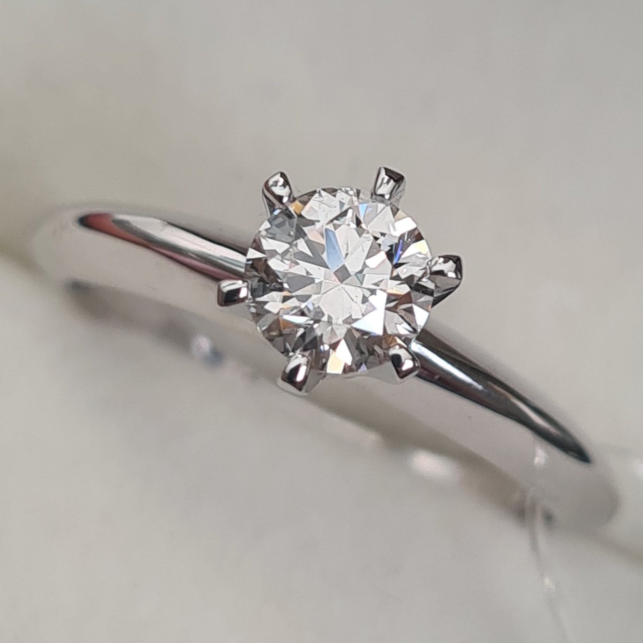 Кольцо Deimantas 90098507 16,51р 2,81гр 0,50ct. купить,NaN