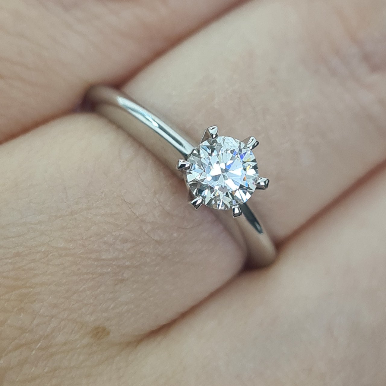 Кольцо Deimantas 90098507 16,51р 2,81гр 0,50ct. купить,NaN
