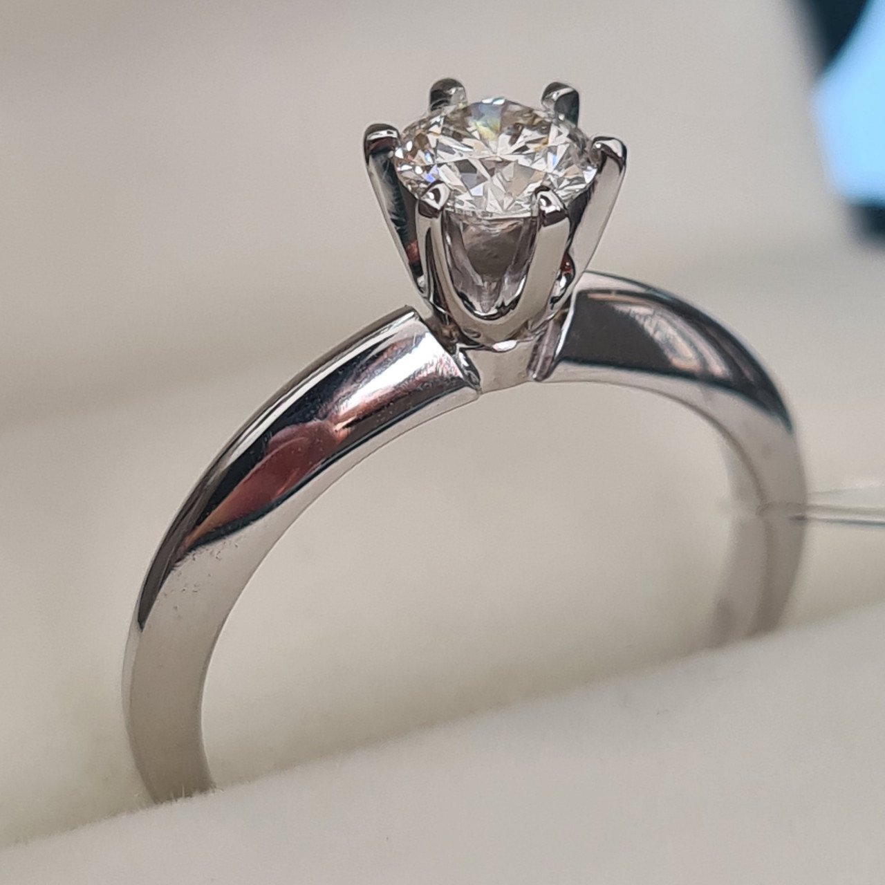 Кольцо Deimantas 90098507 16,51р 2,81гр 0,50ct. купить,NaN