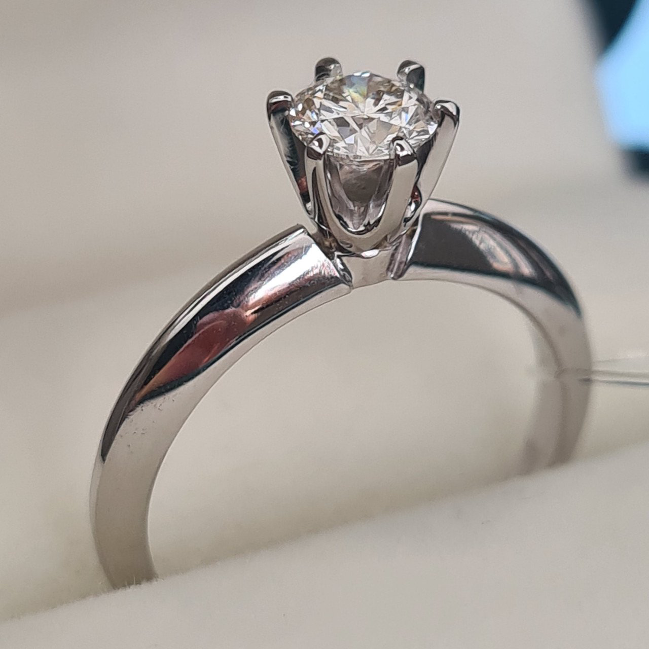 Кольцо Deimantas 90098507 16,51р 2,81гр 0,50ct. купить,NaN