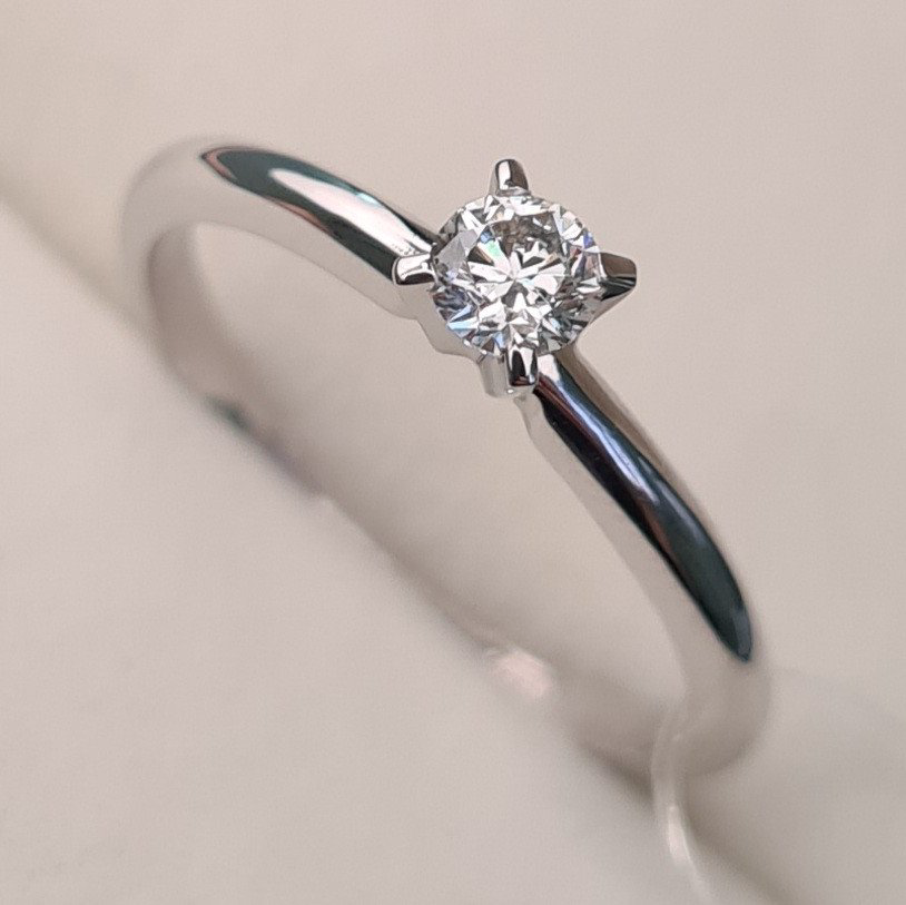 Кольцо Deimantas 96547388 17р 2,13гр 0,14ct. купить,NaN