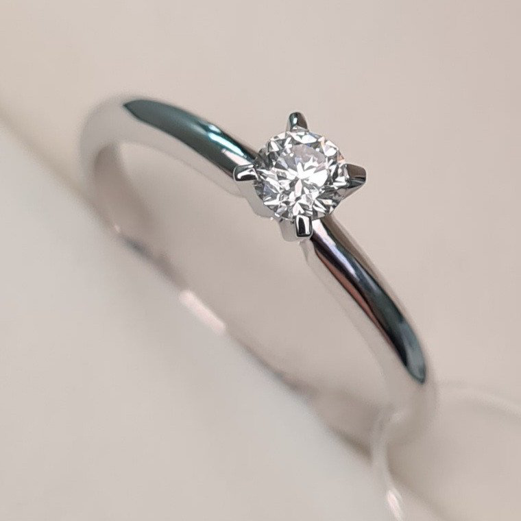 Кольцо Deimantas 90160438 16,5р 1,75гр 0,16ct. купить,NaN