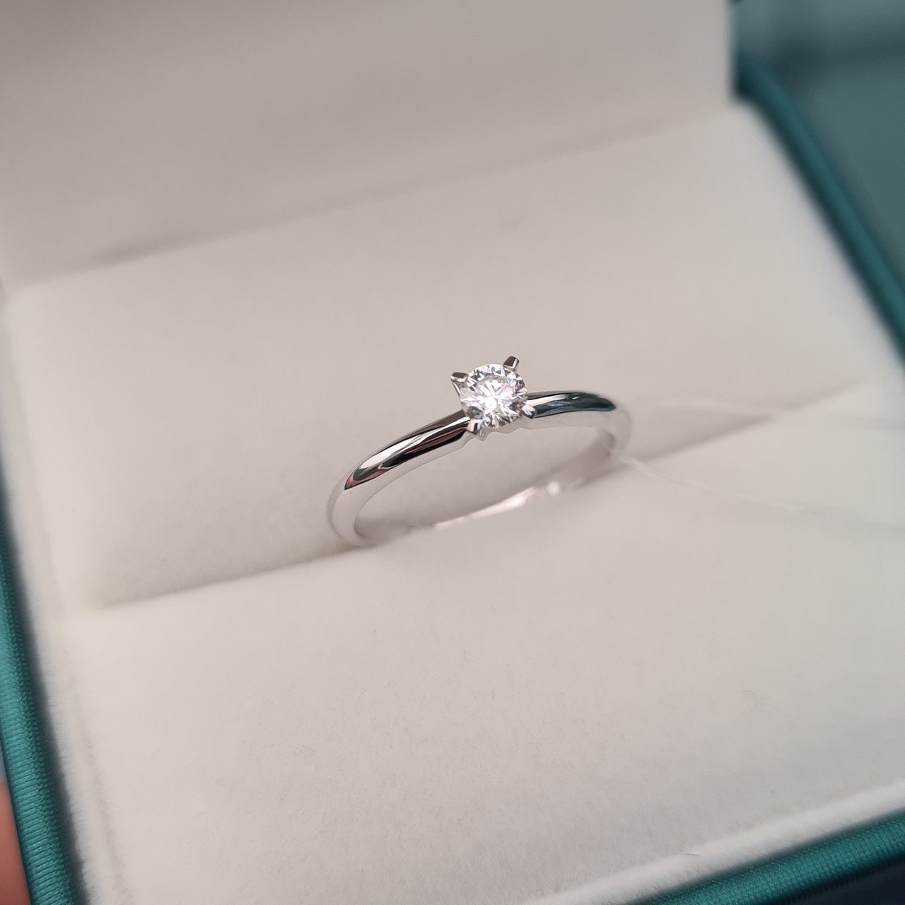 Кольцо Deimantas 90160438 16,5р 1,75гр 0,16ct. купить,NaN