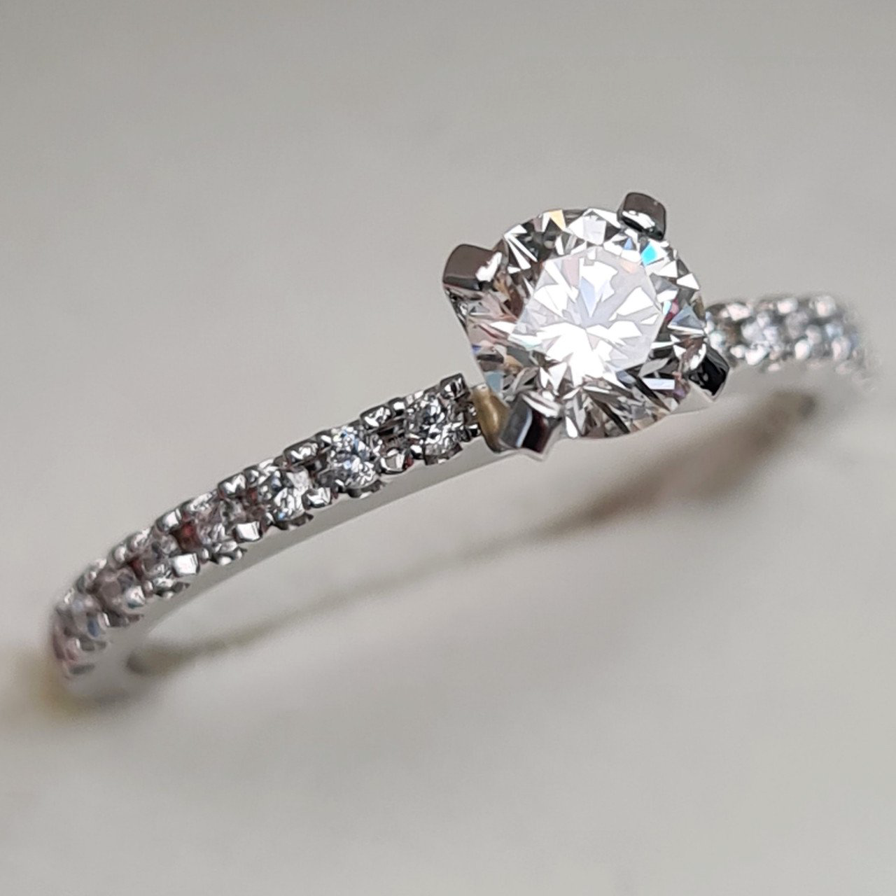 Кольцо Deimantas 96547399 17р 1,54гр 0,52ct. купить,NaN