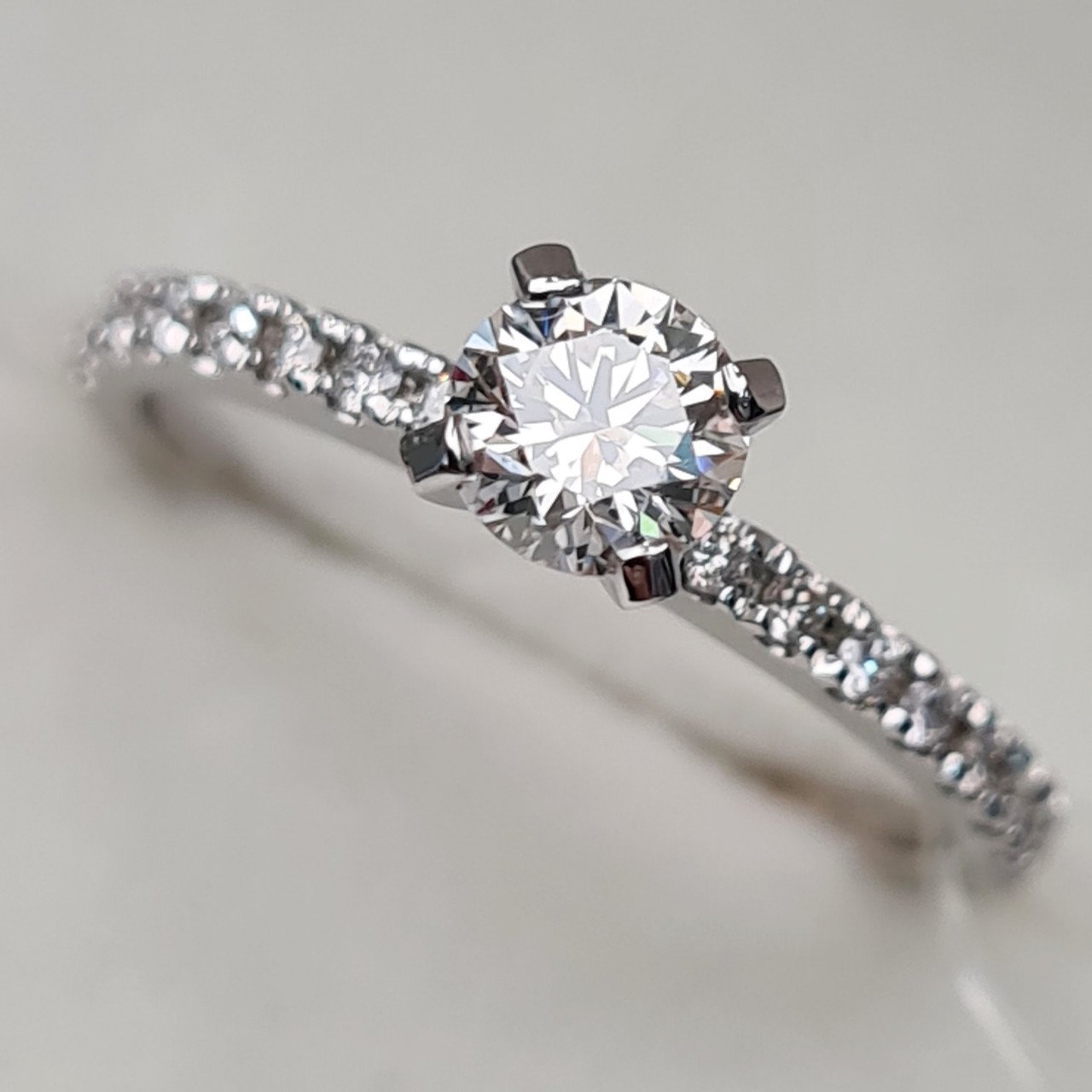 Кольцо Deimantas 96547400 17р 1,62гр 0,45ct. купить,NaN