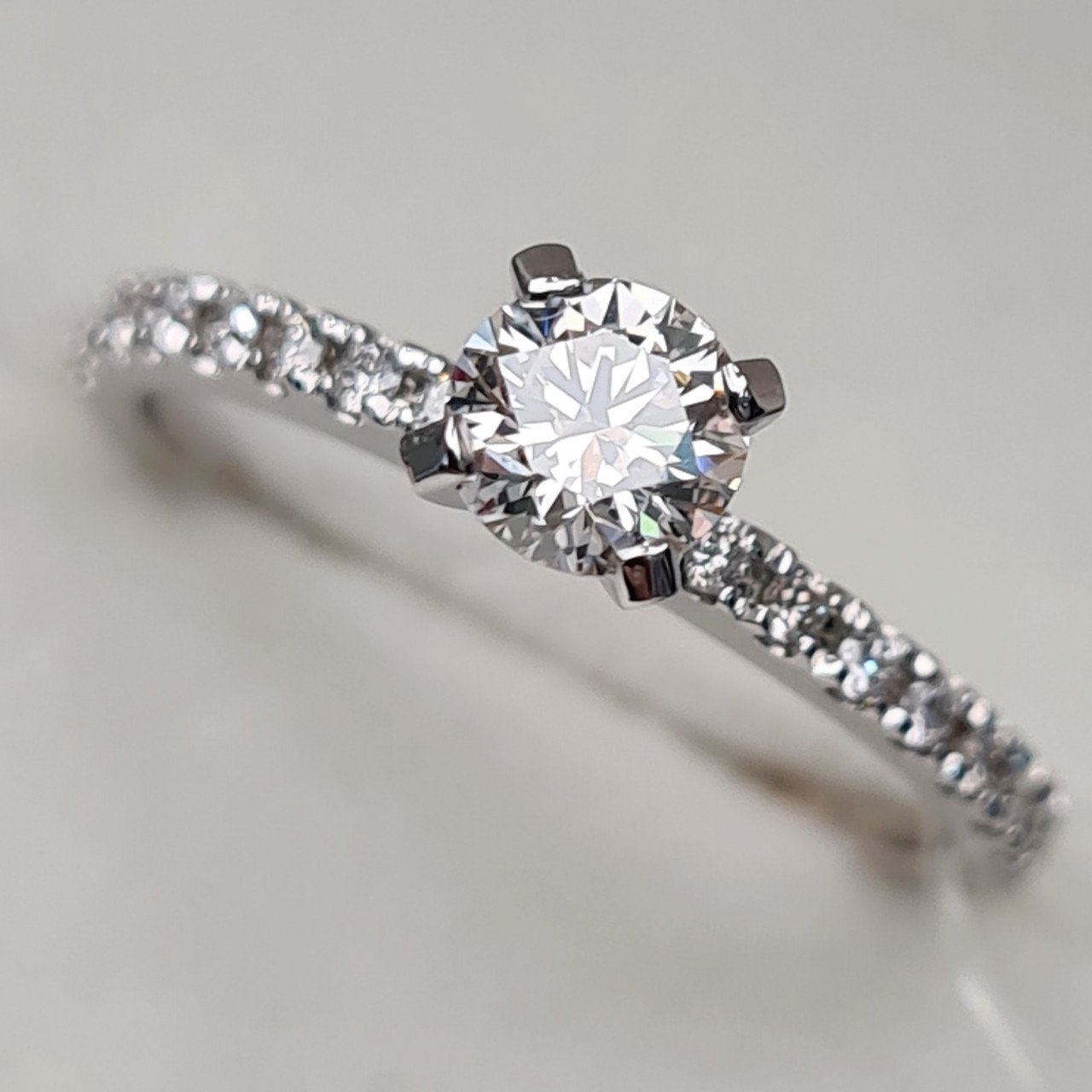 Кольцо Deimantas 96547400 17р 1,62гр 0,45ct. купить,NaN