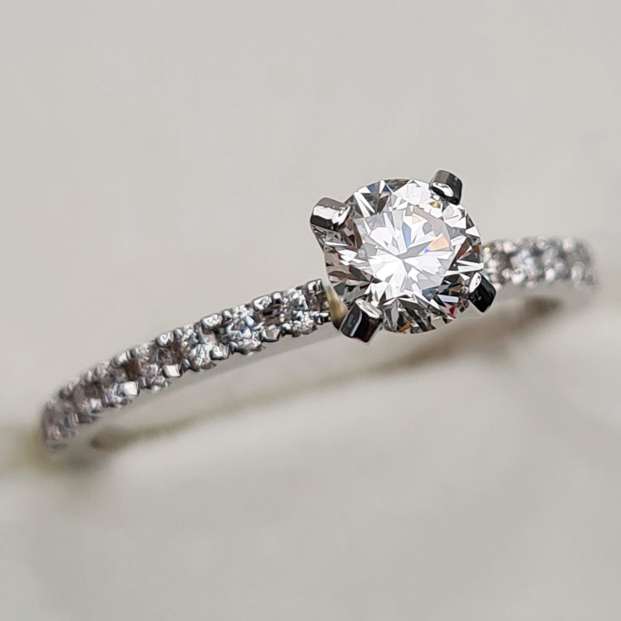 Кольцо Deimantas 96547400 17р 1,62гр 0,45ct. купить,NaN
