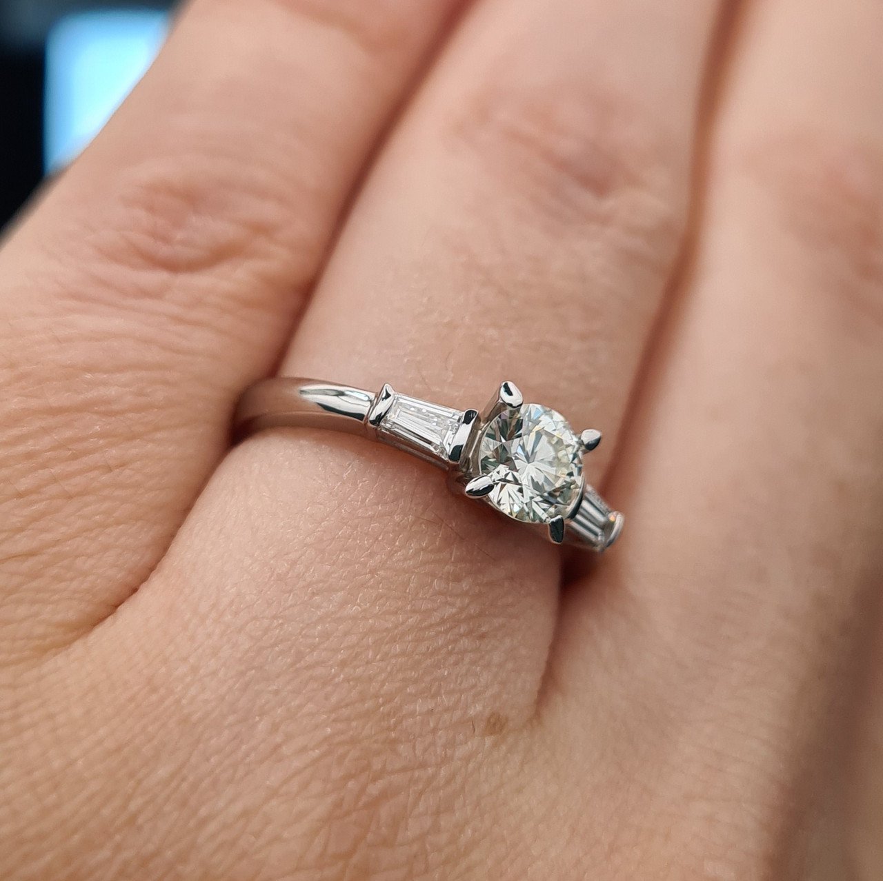 Кольцо Deimantas 90226151 16,5р 2,44гр 0,86ct. купить,NaN