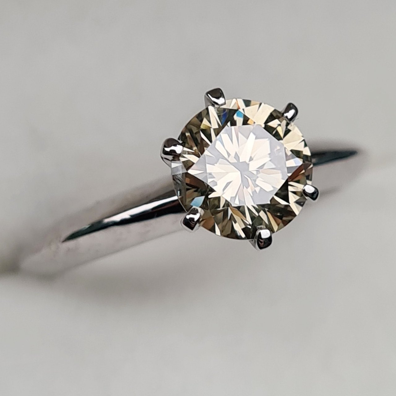 Кольцо Deimantas 95131256 16р 2,85гр 1,10ct. купить,NaN