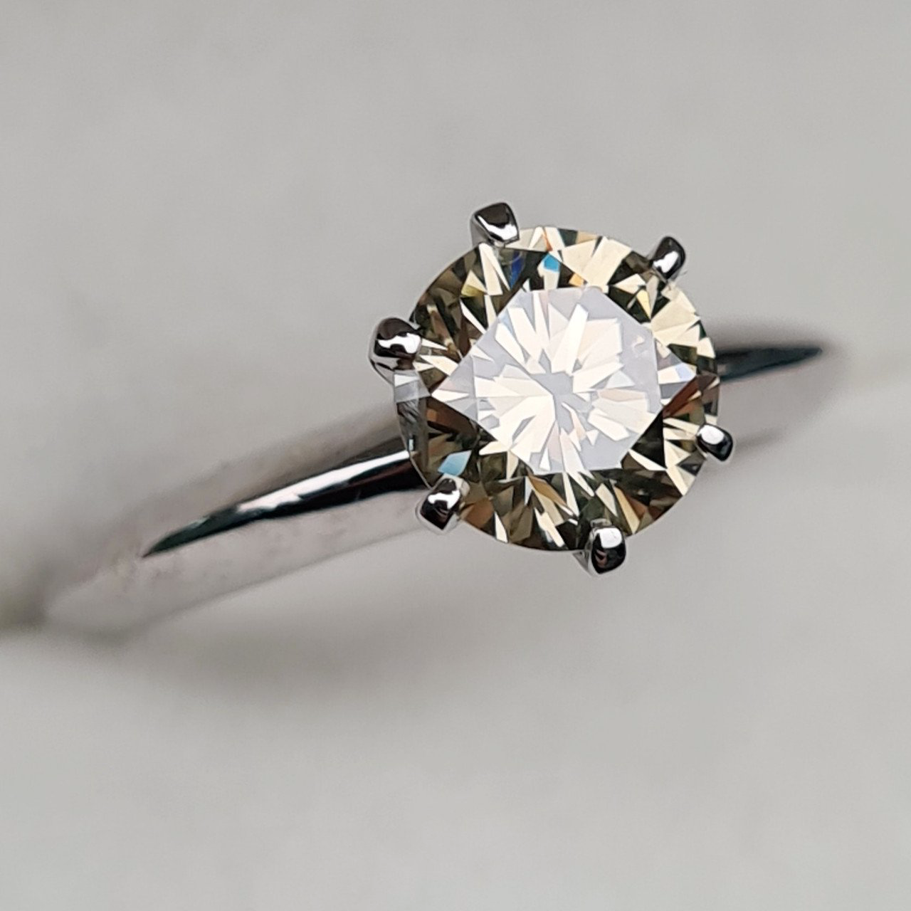 Кольцо Deimantas 95131256 16р 2,85гр 1,10ct. купить,NaN