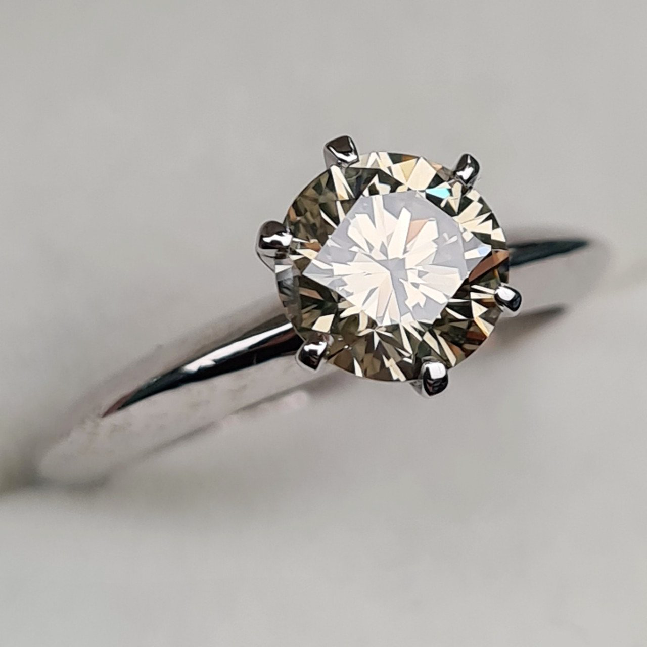 Кольцо Deimantas 95131256 16р 2,85гр 1,10ct. купить,NaN