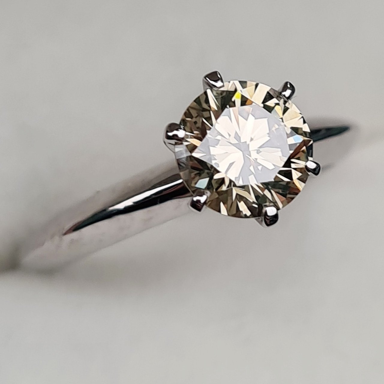 Кольцо Deimantas 95131256 16р 2,85гр 1,10ct. купить,NaN
