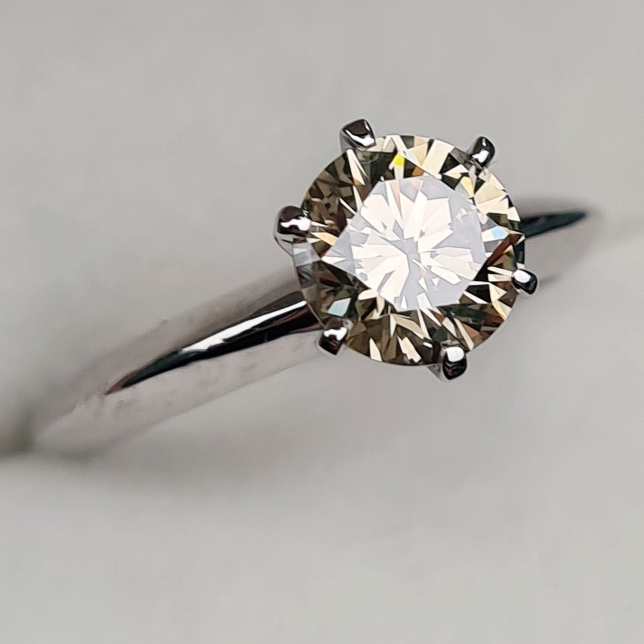Кольцо Deimantas 95131256 16р 2,85гр 1,10ct. купить,NaN