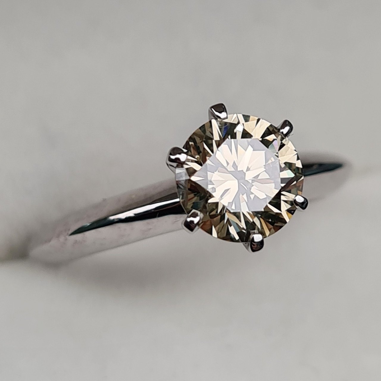 Кольцо Deimantas 95131256 16р 2,85гр 1,10ct. купить,NaN