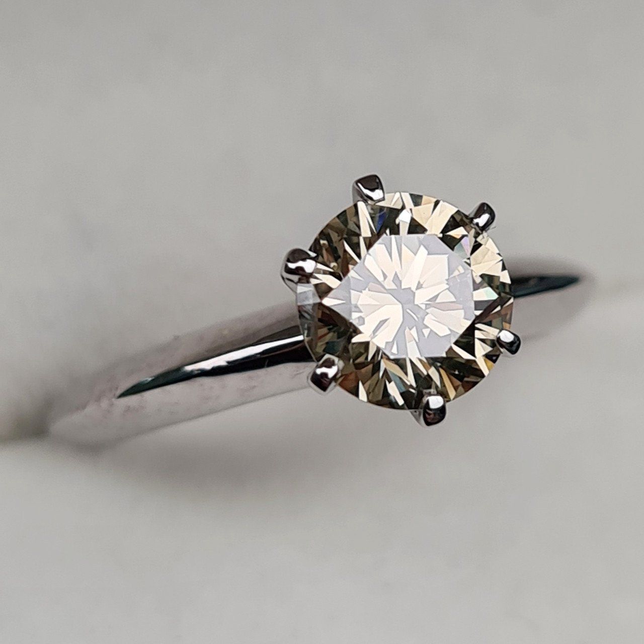 Кольцо Deimantas 95131256 16р 2,85гр 1,10ct. купить,NaN