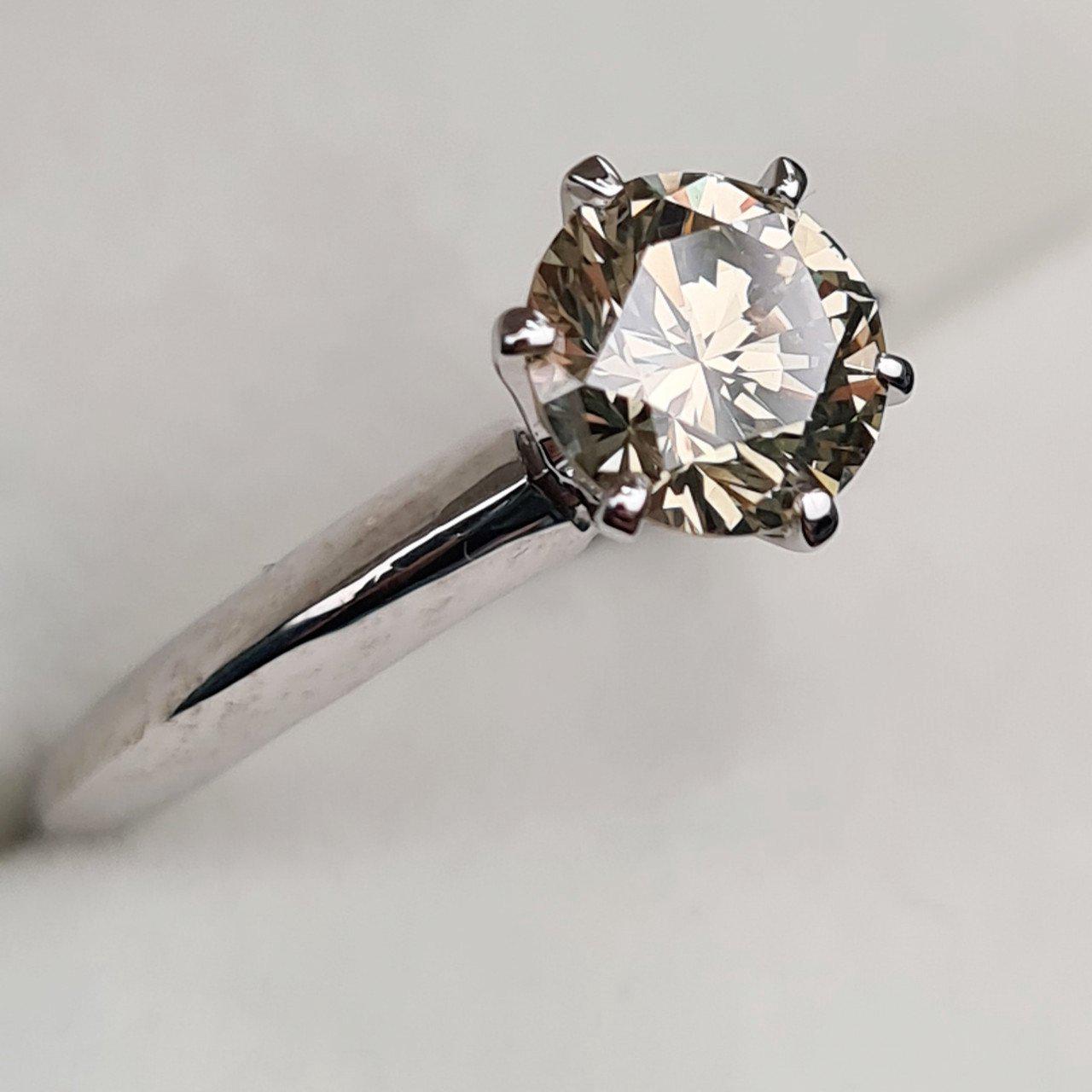 Кольцо Deimantas 95131256 16р 2,85гр 1,10ct. купить,NaN
