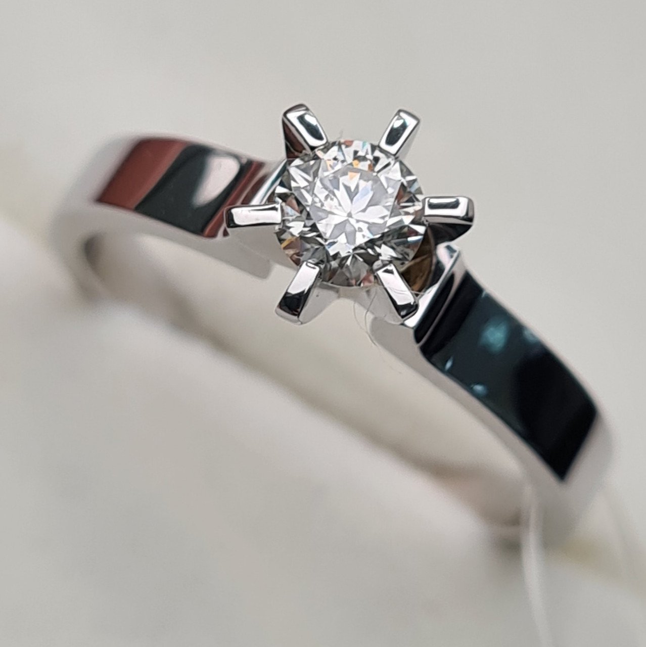 Кольцо Deimantas 90790724 16,5р 3,32гр 0,31ct. купить,NaN
