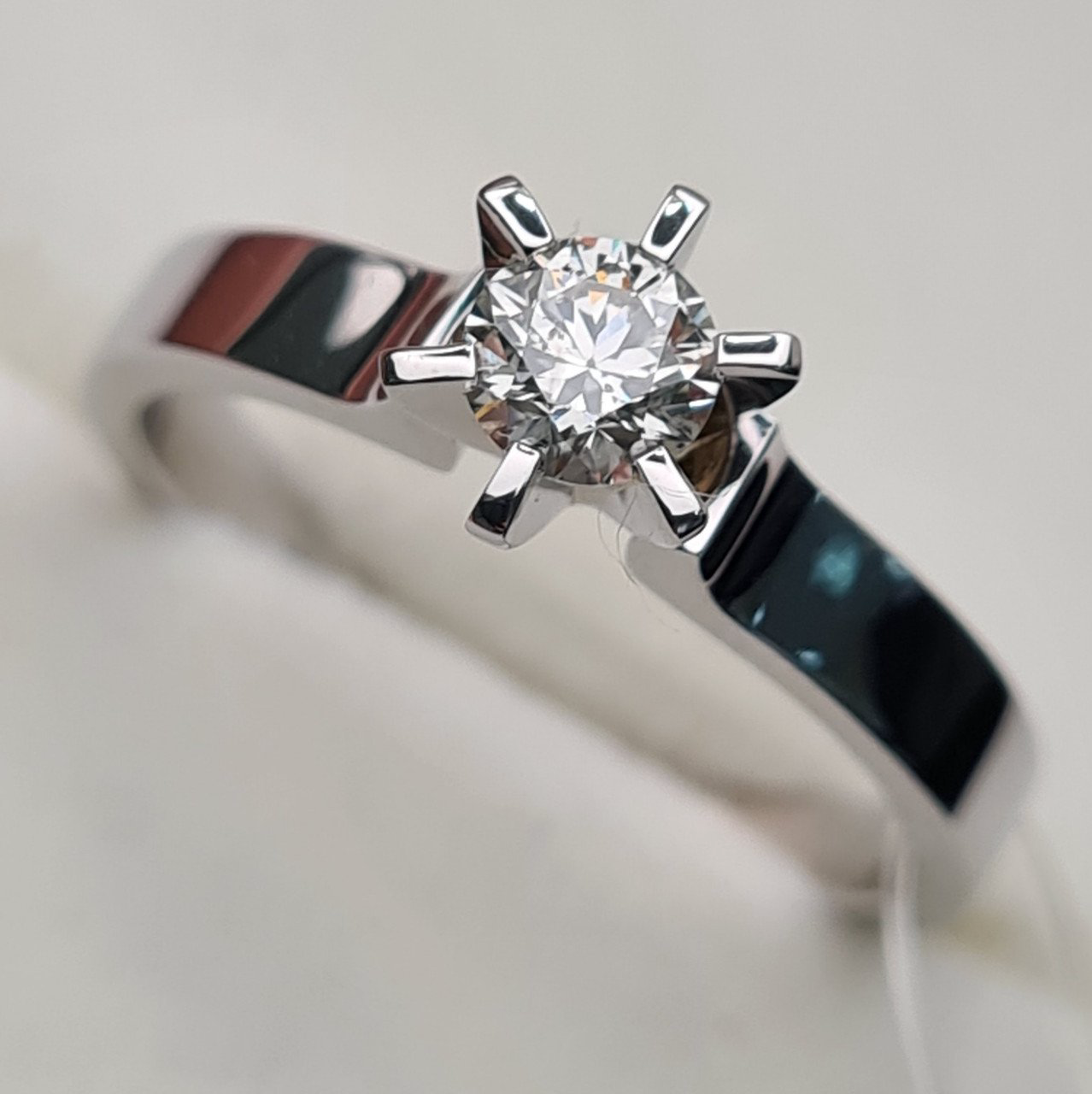 Кольцо Deimantas 90790724 16,5р 3,32гр 0,31ct. купить,NaN