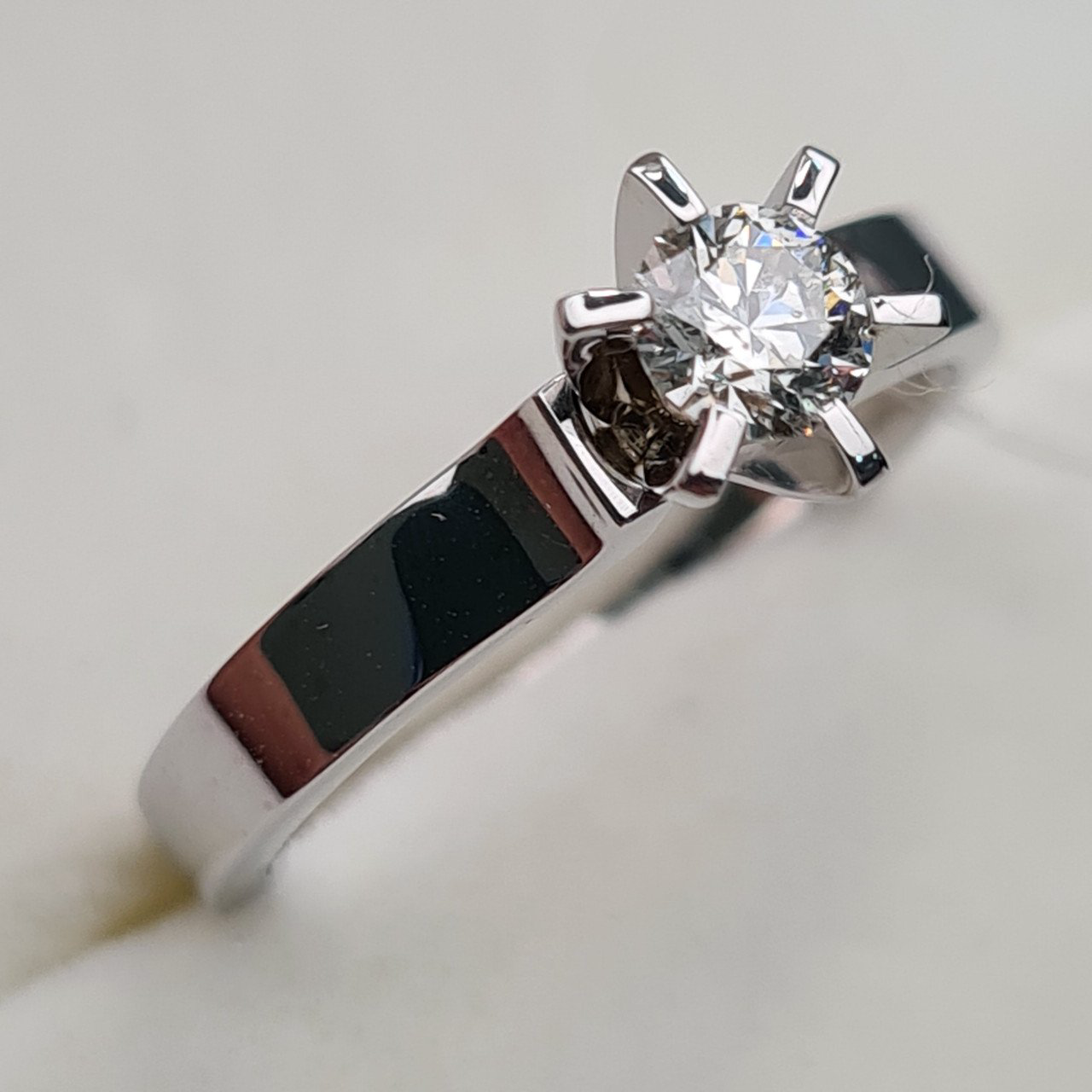 Кольцо Deimantas 90790724 16,5р 3,32гр 0,31ct. купить,NaN