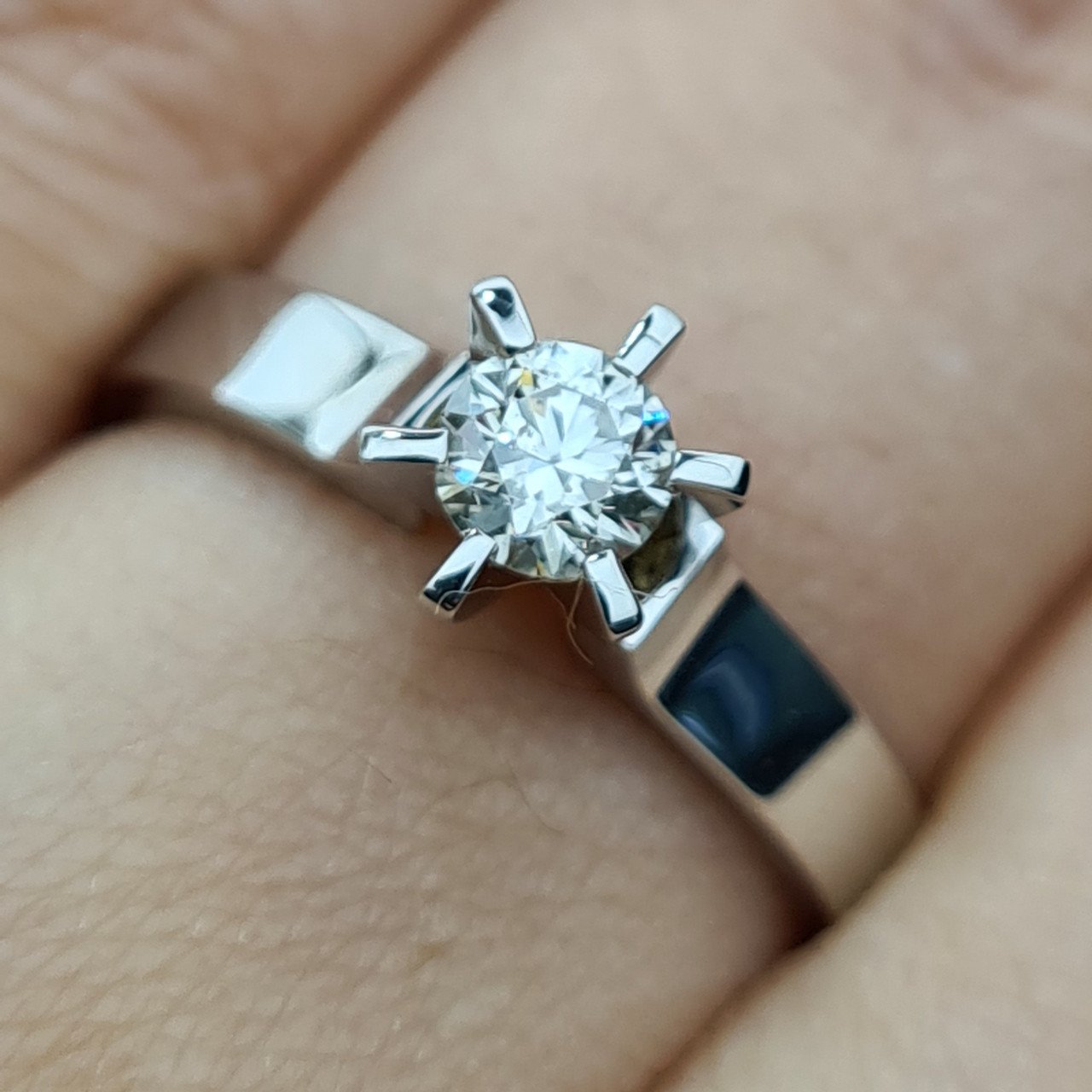Кольцо Deimantas 90790724 16,5р 3,32гр 0,31ct. купить,NaN