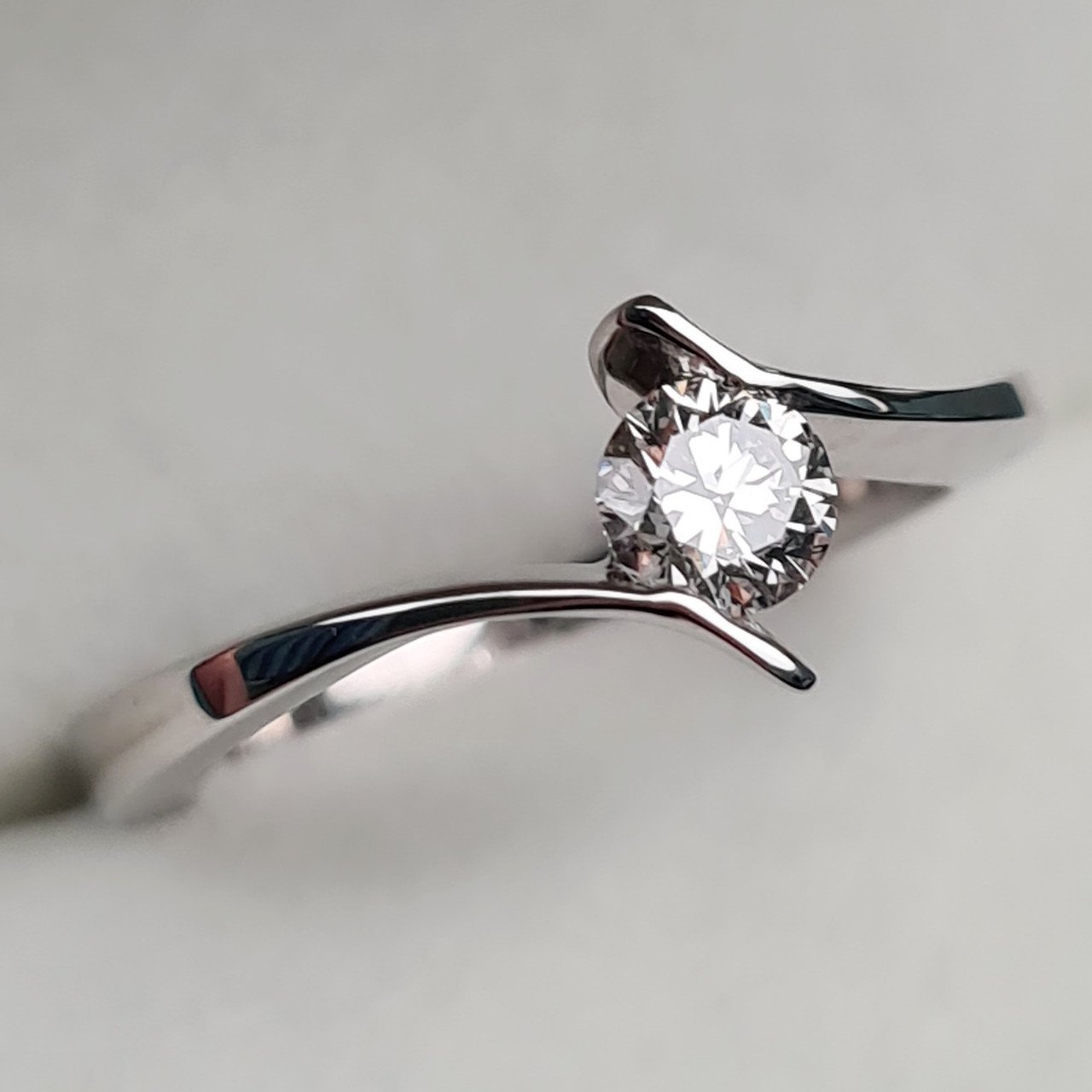 Кольцо Deimantas 95131280 16,5р 2,61гр 0,34ct. купить,NaN