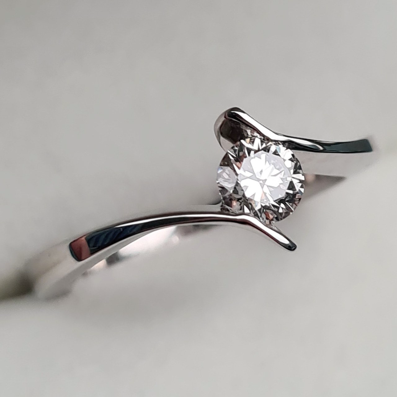 Кольцо Deimantas 95131280 16,5р 2,61гр 0,34ct. купить,NaN