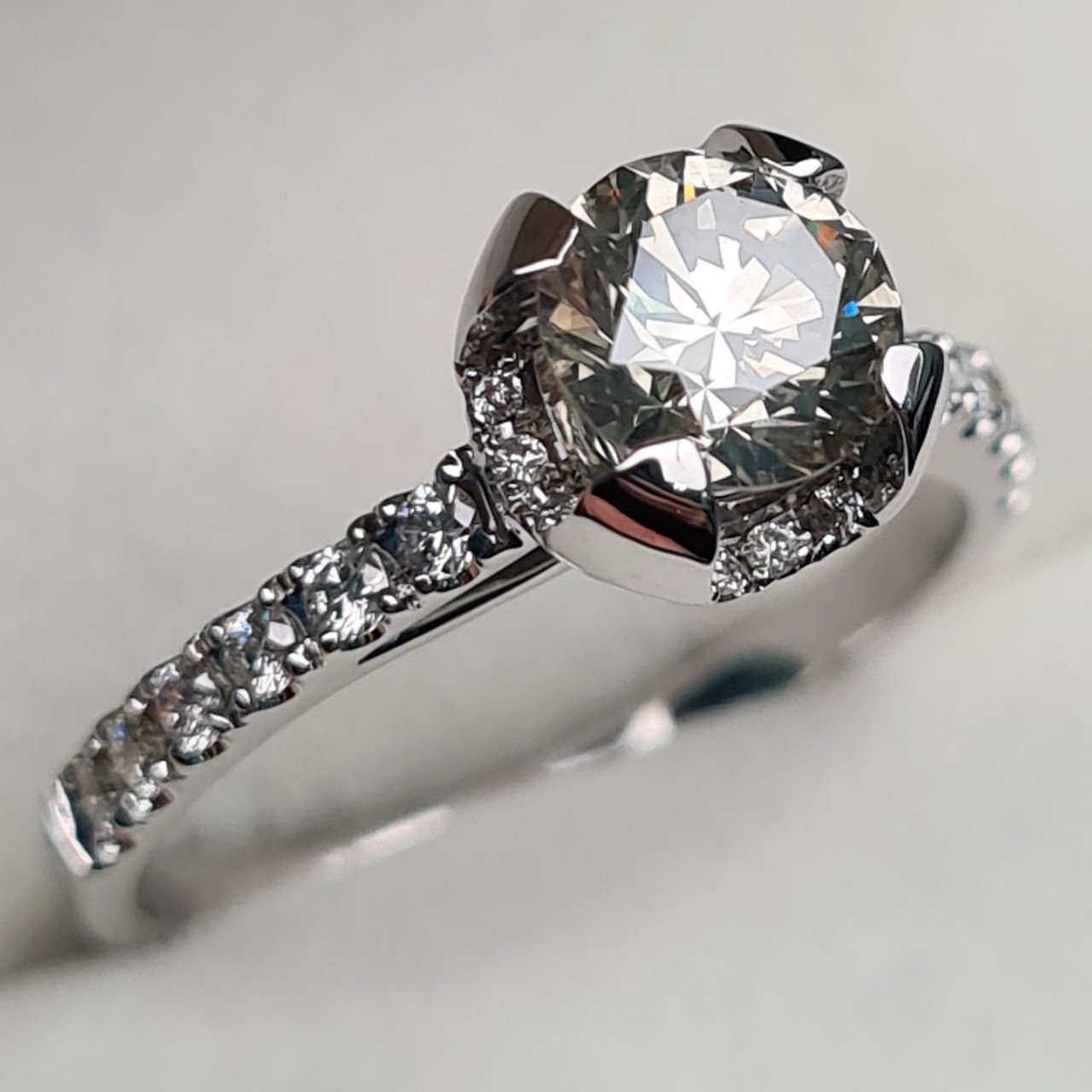 Кольцо Deimantas 95131226 18,5р 3,35гр 1,45ct. купить,NaN